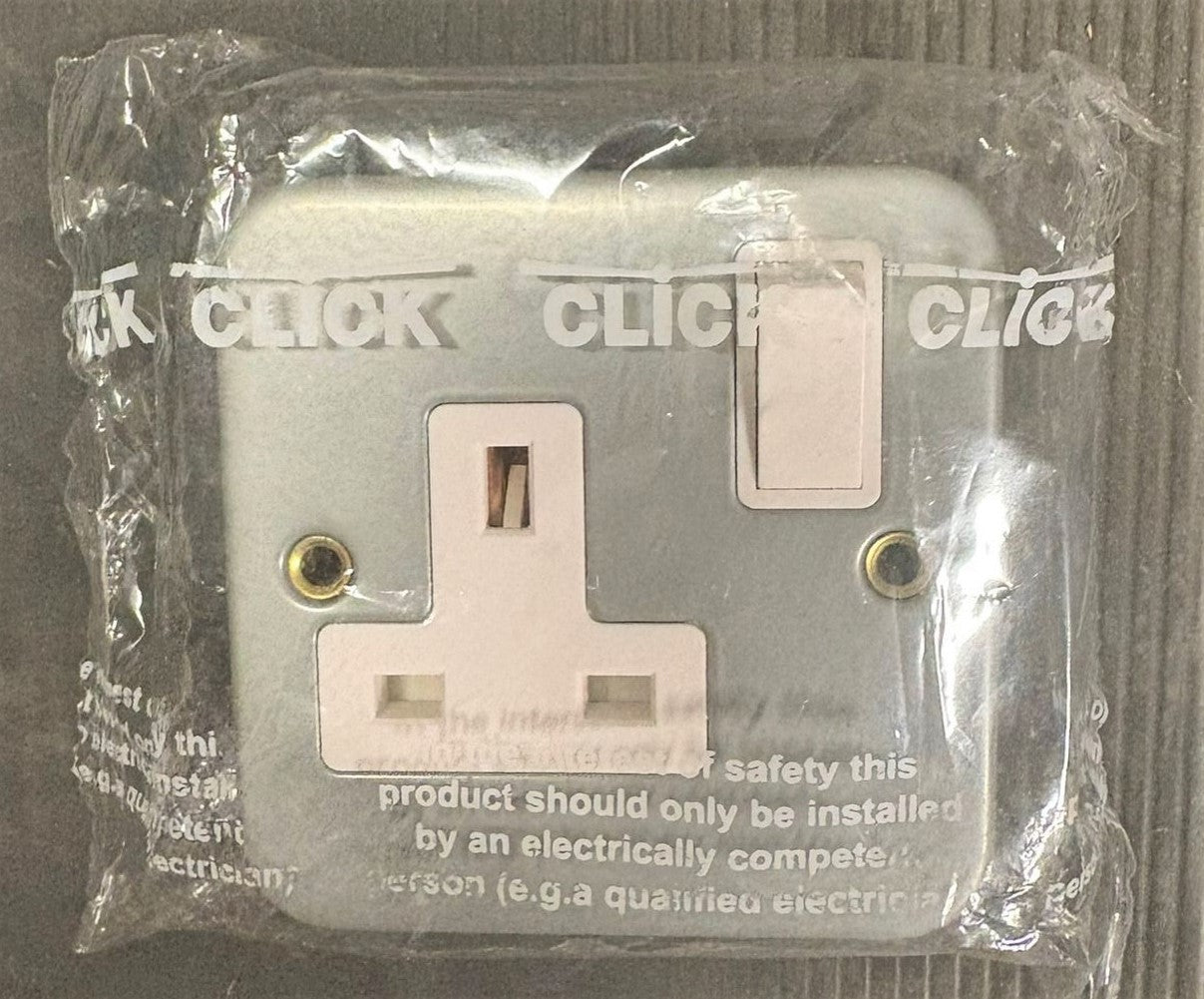 CLICK AC11801 13A 1 GANG SWITCHED METAL CLAD SOCKET