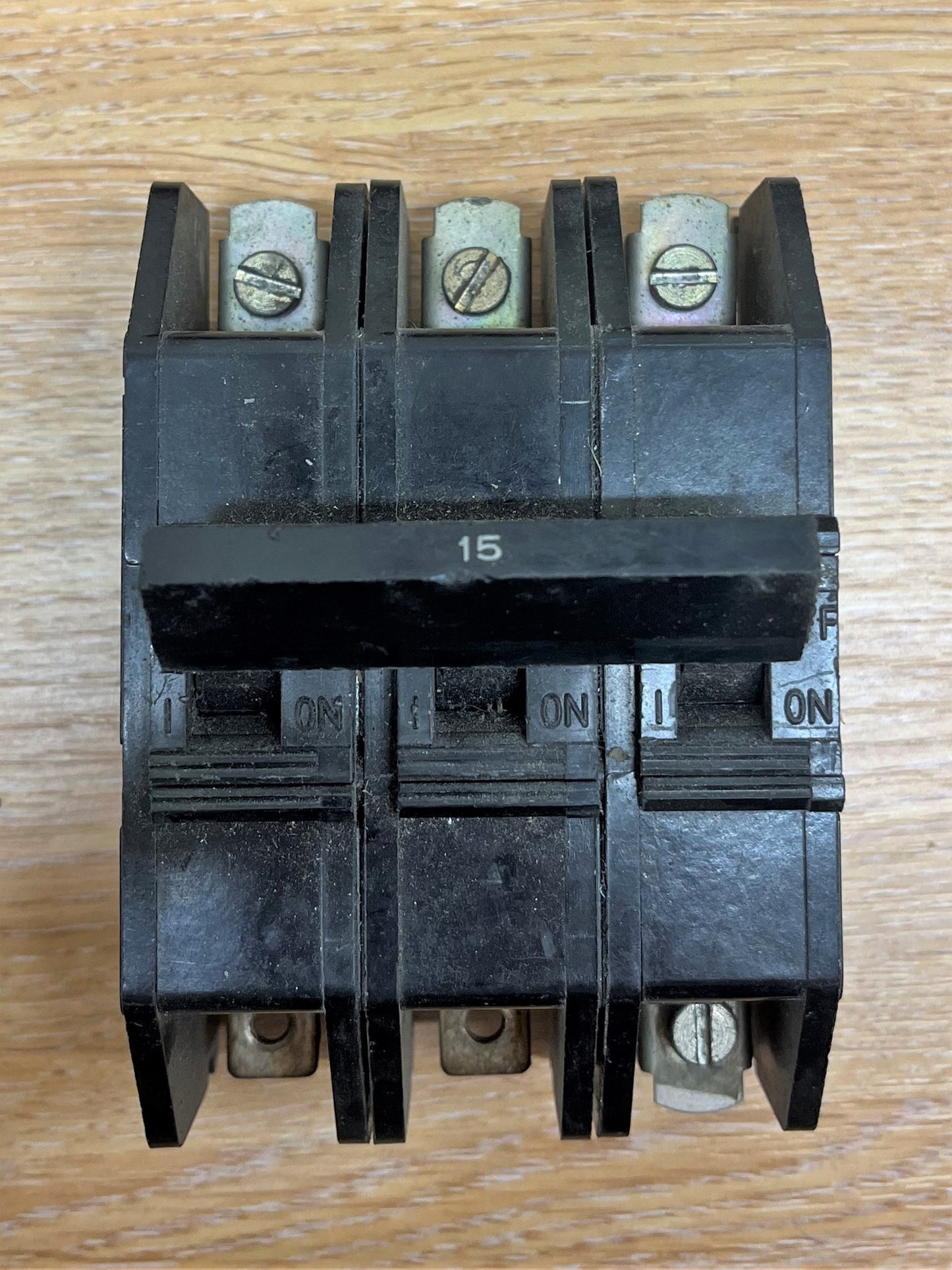DS LOADMASTER SWITCHGEAR 500V M3 BS3871 15 TRIPLE POLE