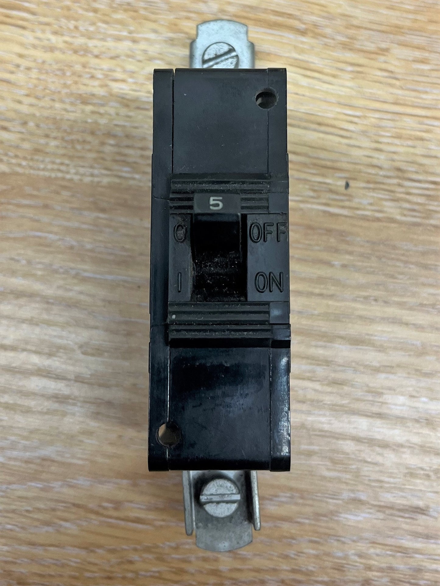 DS LOADMASTER SWITCHGEAR 440V M1-5 BS3871 5A SINGLE POLE
