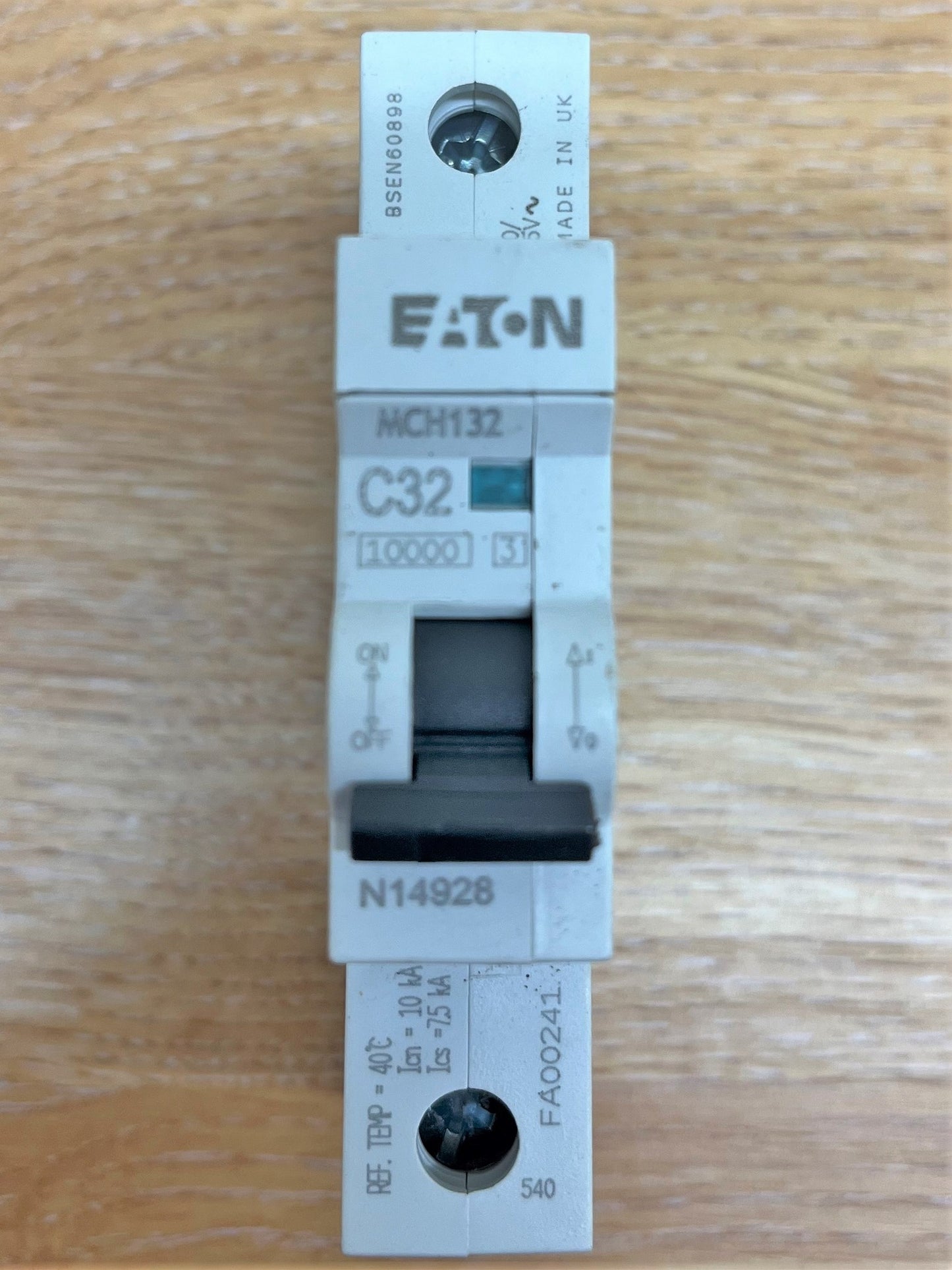 EATON MCH132 C32 SINGLE POLE