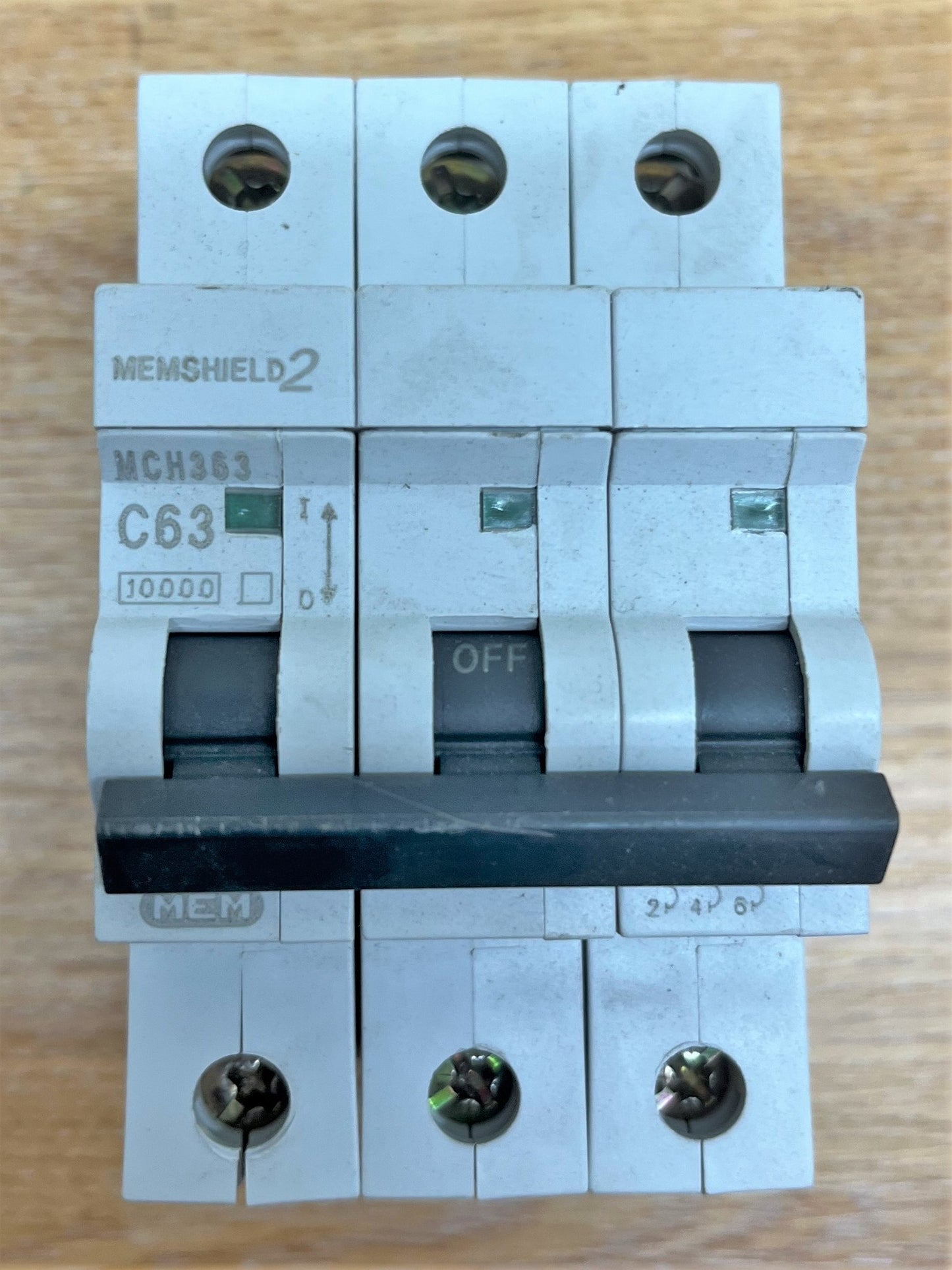 MEMSHIELD 2 MCH363 C63 TRIPLE POLE