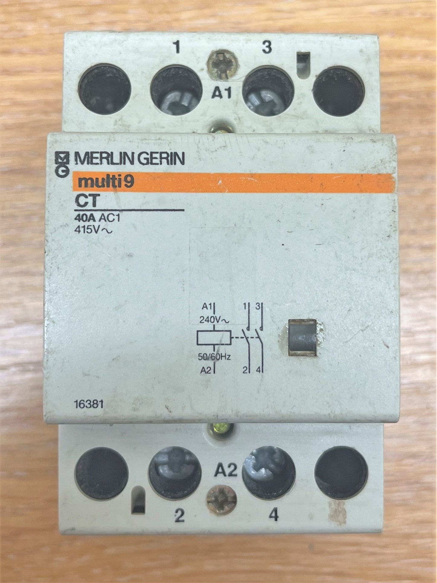 MERLIN MULTI 9 CONTACTOR 40A AC1 415V 16381 240V DOUBLE POLE