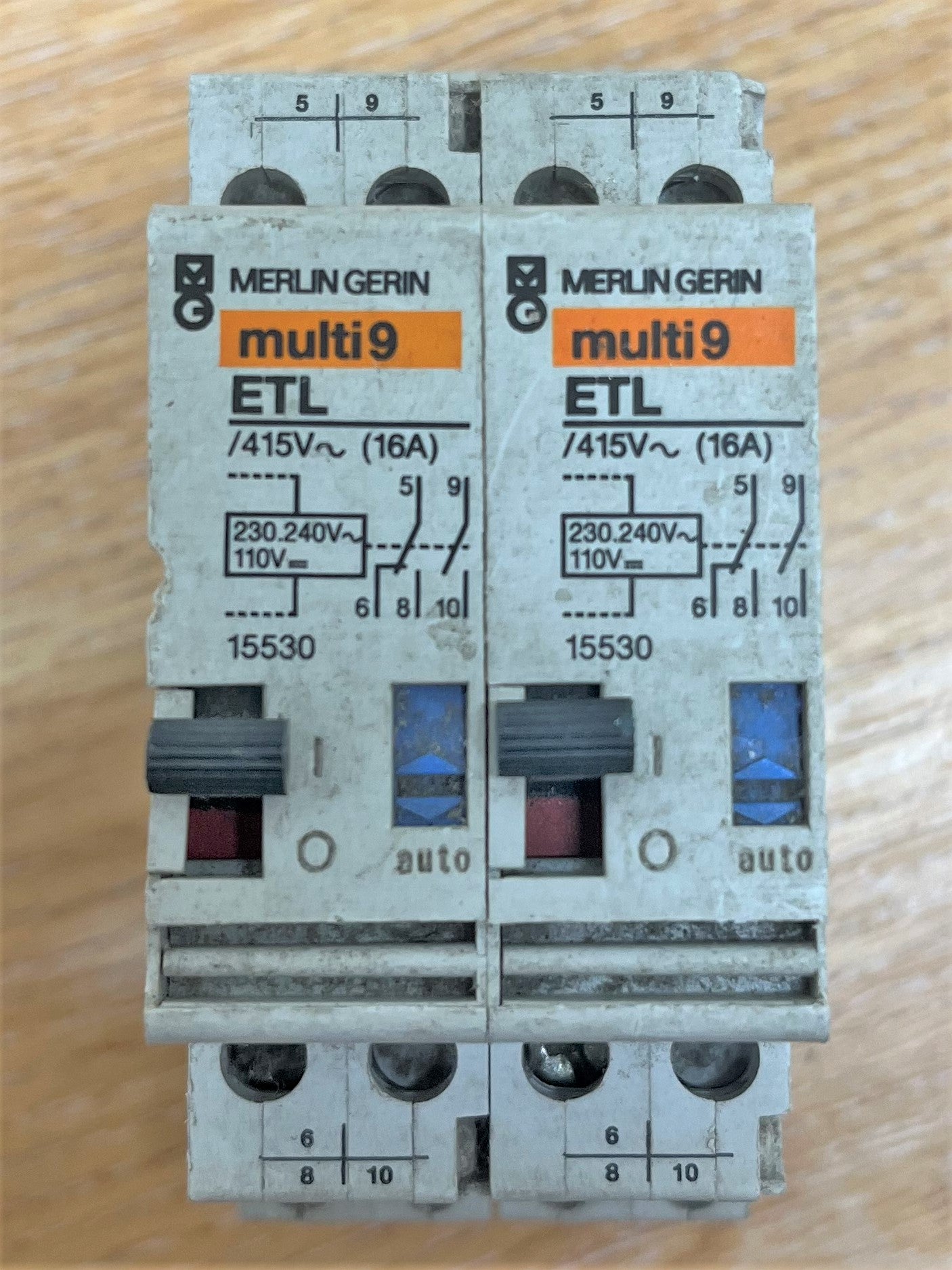 MERLIN TEL 415V (16A) 230/240V 110V 15530 DOUBLE POLE