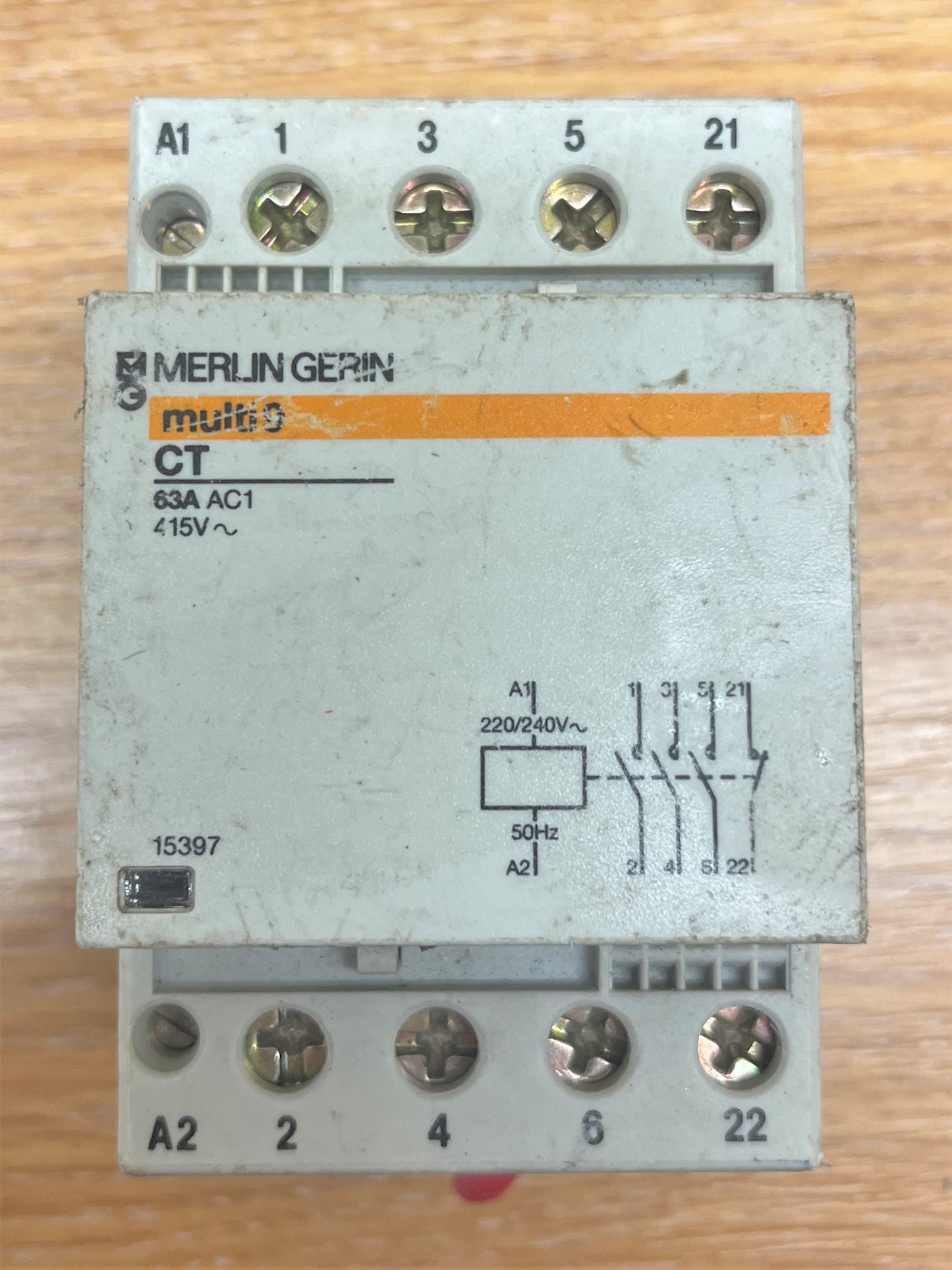 MERLIN GERIN MULTI 9 CONTACTOR 63A AC1 415V 220/240V 15397 50Hz TRIPLE POLE