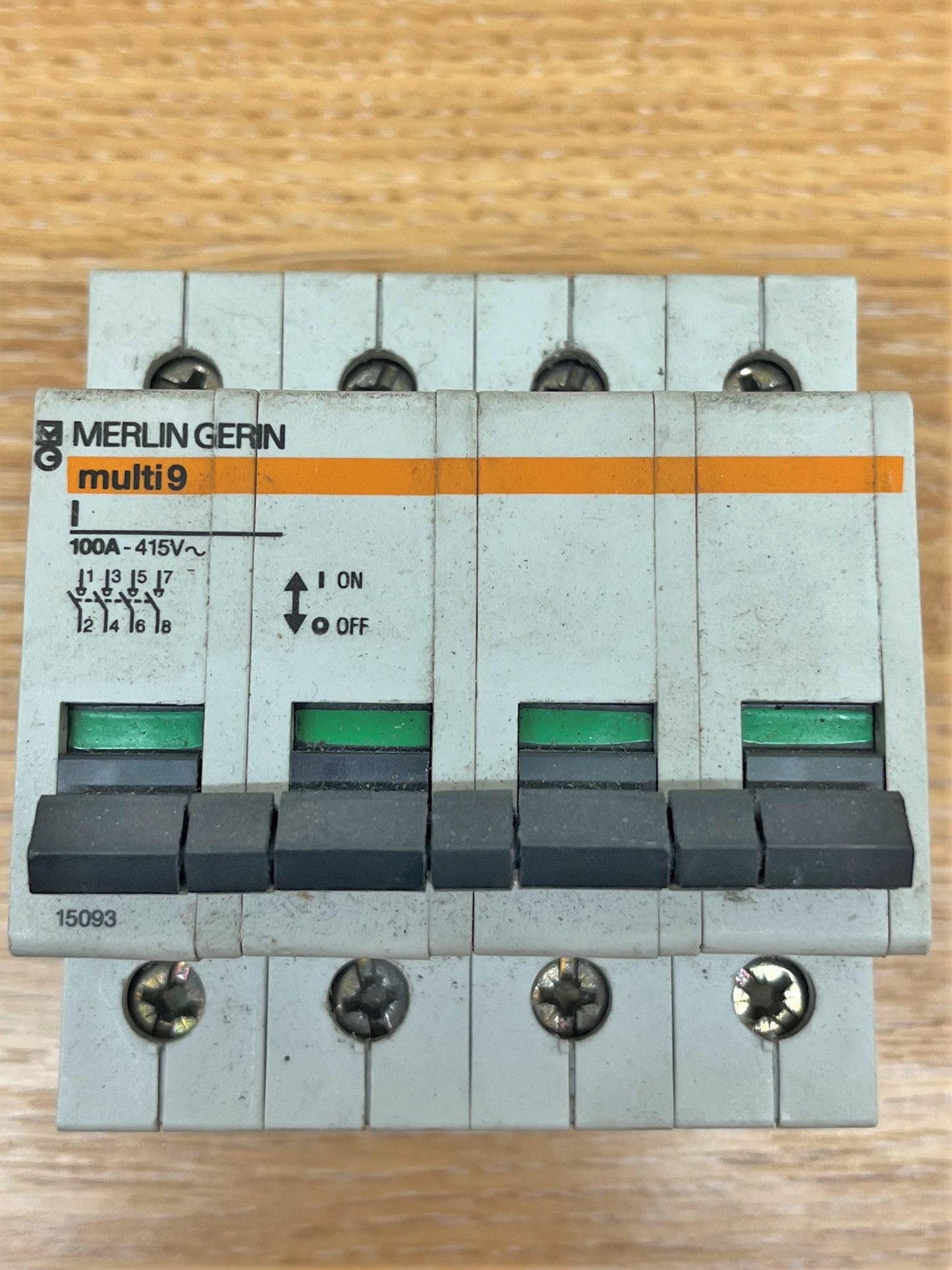 MERLIN GERIN MULTI 9 100A 415V ISOLATOR 15093