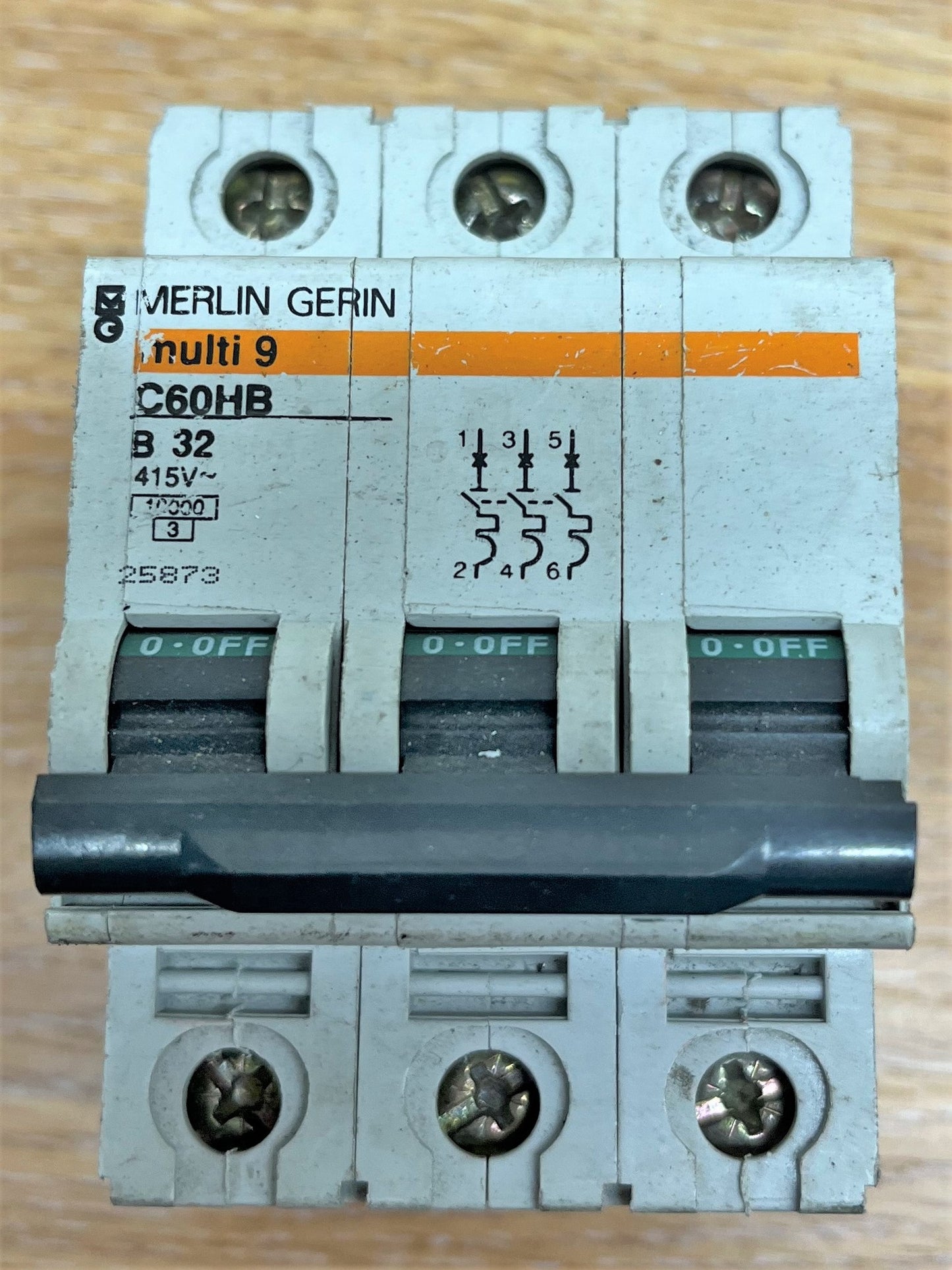 MERLIN GERIN MULTI 9 C60HB332 B32A TRIPLE POLE