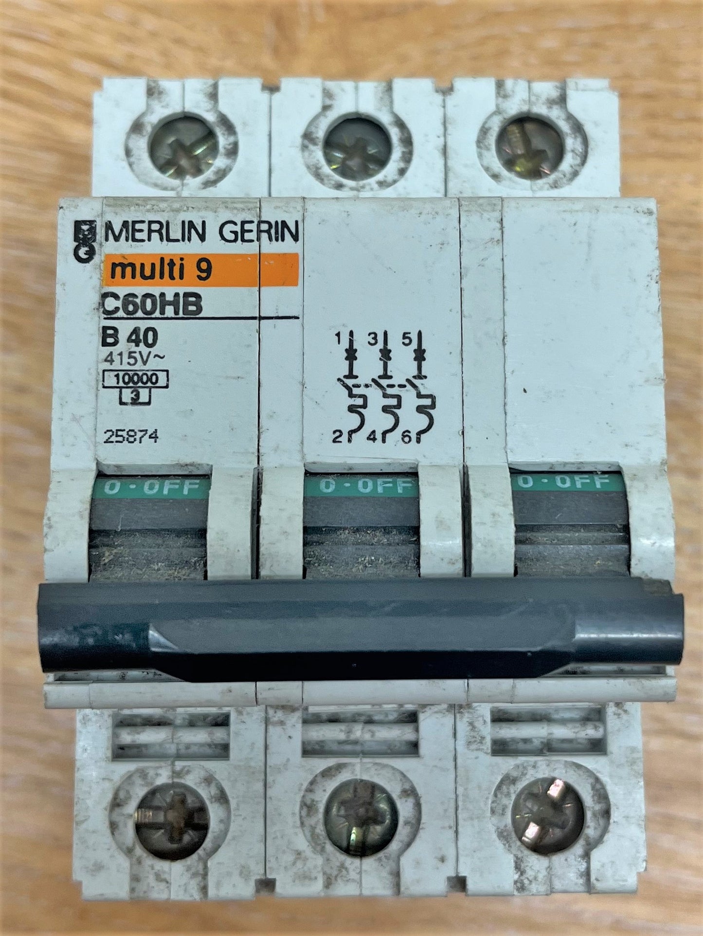 MERLIN GERIN MULTI 9 C60HB340 B40A TRIPLE POLE