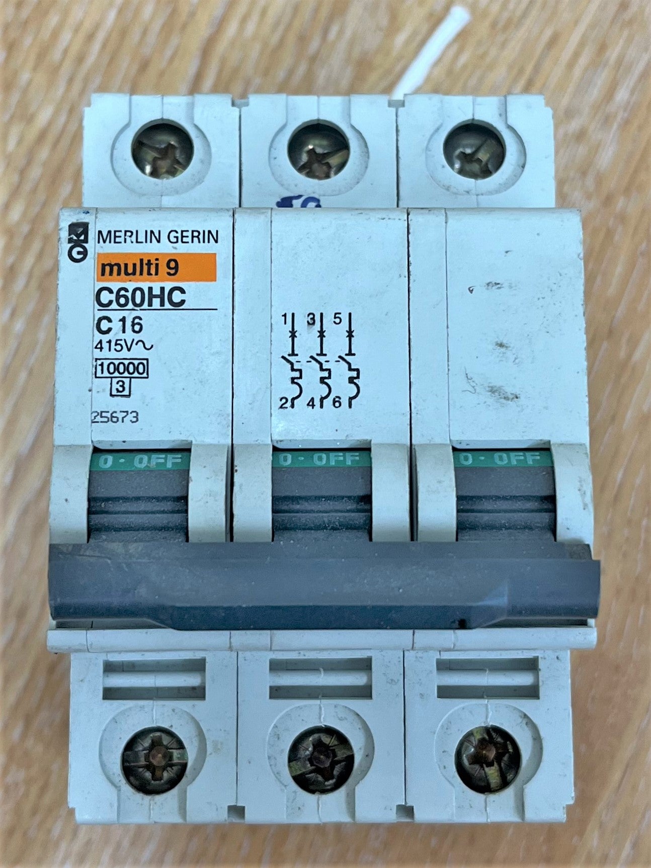 MERLIN GERIN MULTI 9 C60HC316 C16A TRIPLE POLE