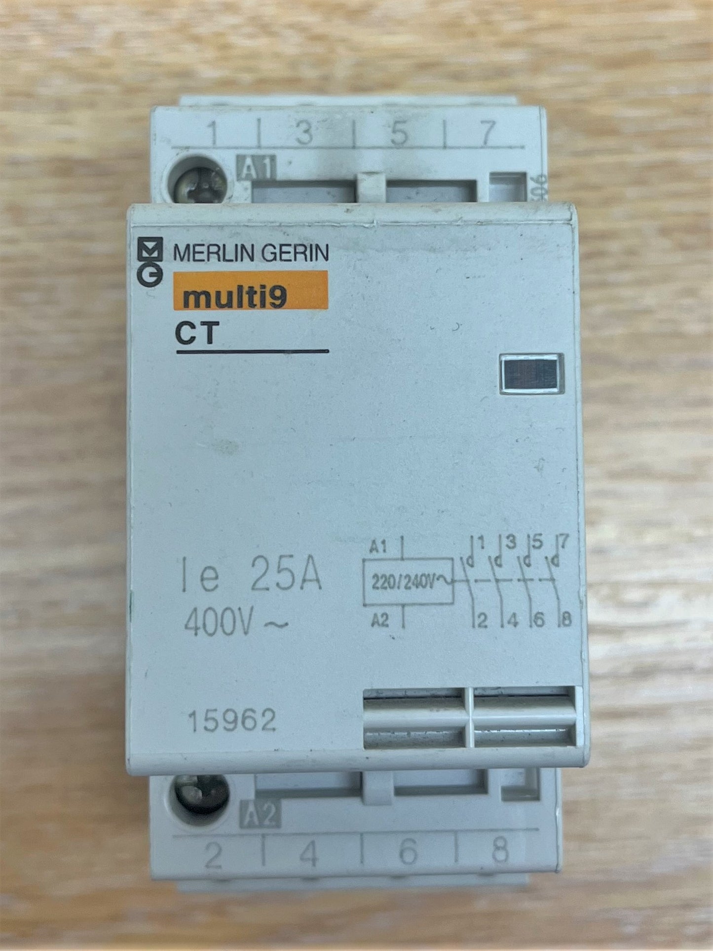 MERLIN GERIN MULTI 9 CONTACTOR 25A 400V 15962 N/0 240V COIL