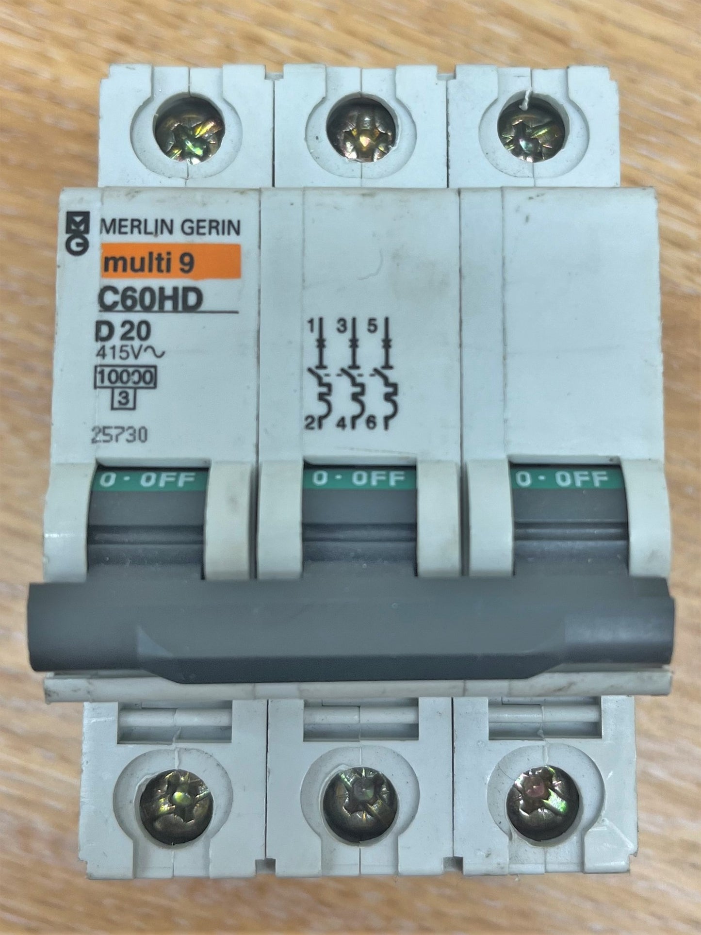 MERLIN GERIN MULTI 9 C60HD320 D20 TRIPLE POLE