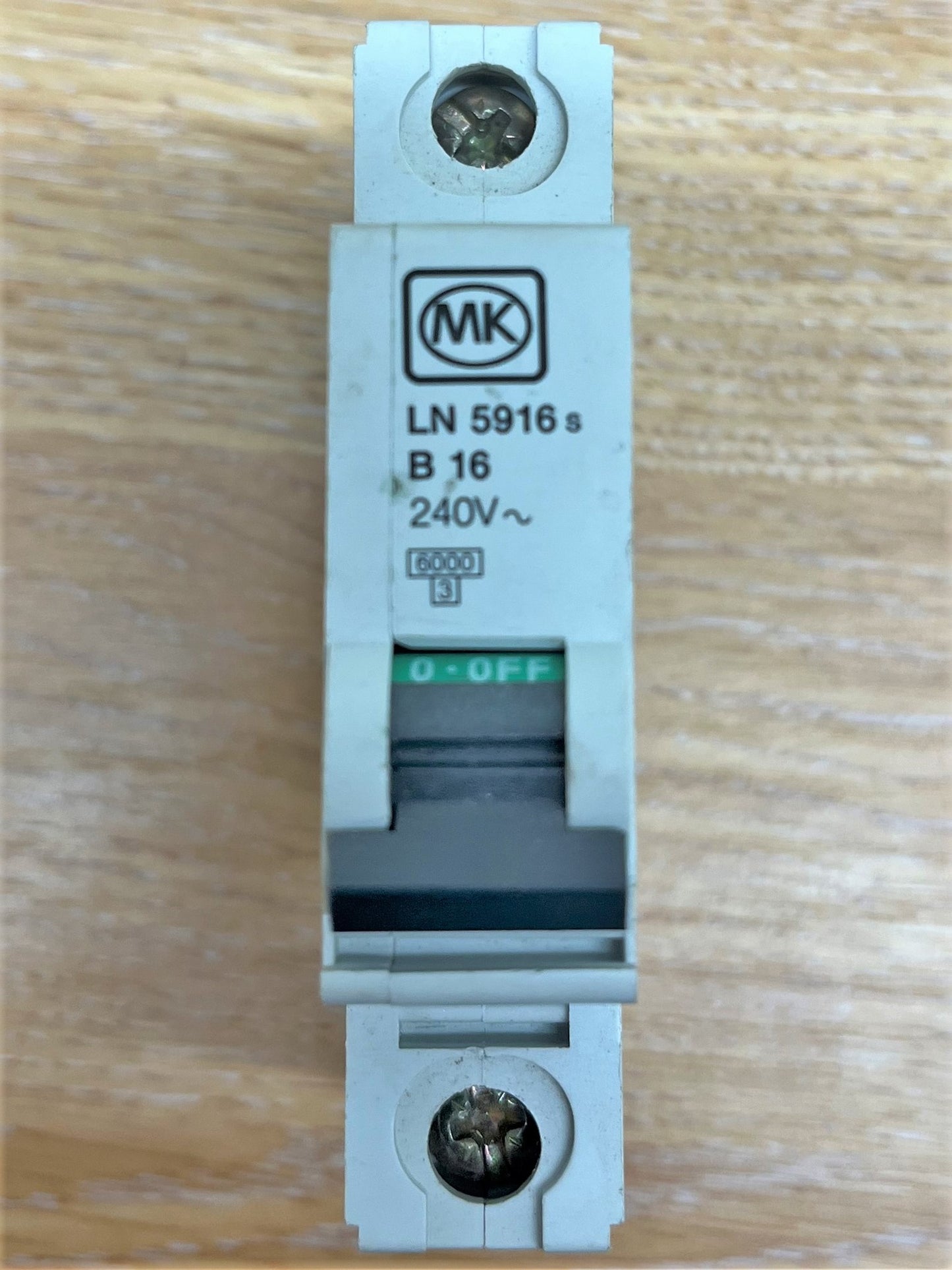 MK LN5916S B16 240V SINGLE POLE