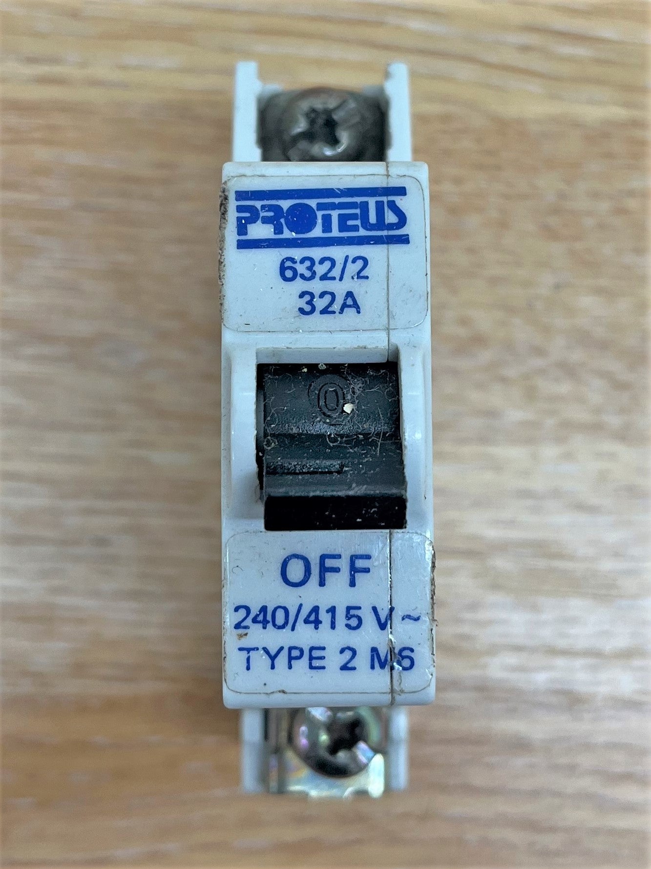 PROTEUS 632/2 32A 240/415V TYPE 2 M6 SINGLE POLE
