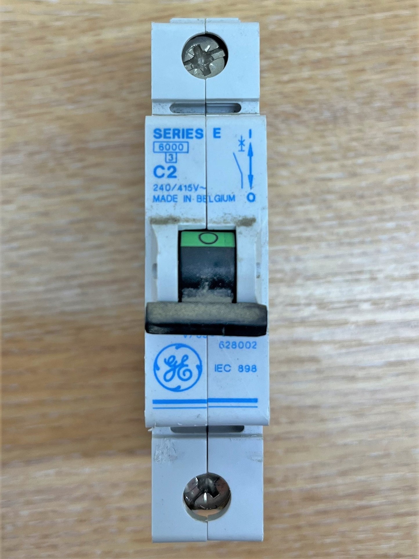 SERIES E V/099-004102 IEC60898 240/415V C2 SINGLE POLE