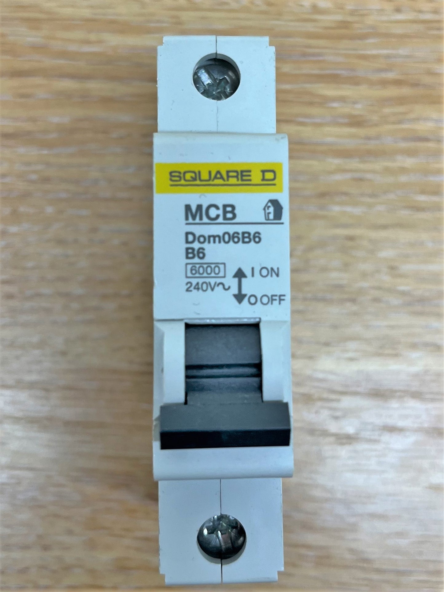 SQUARE D MCB DOM06B6 B6 6KA 240V SINGLE POLE