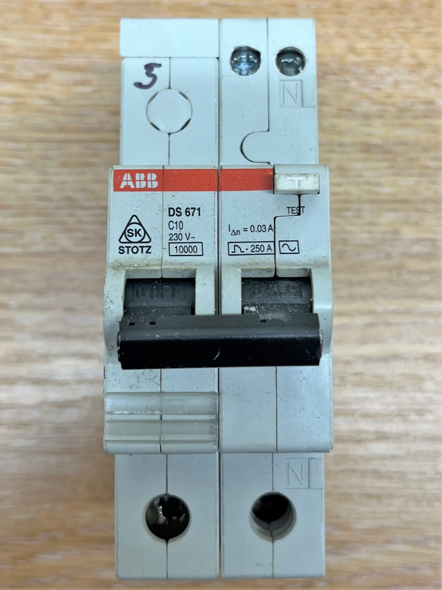 ABB DS671 230V 0.03A 10KA C10 MCB/RCD DOUBLE POLE