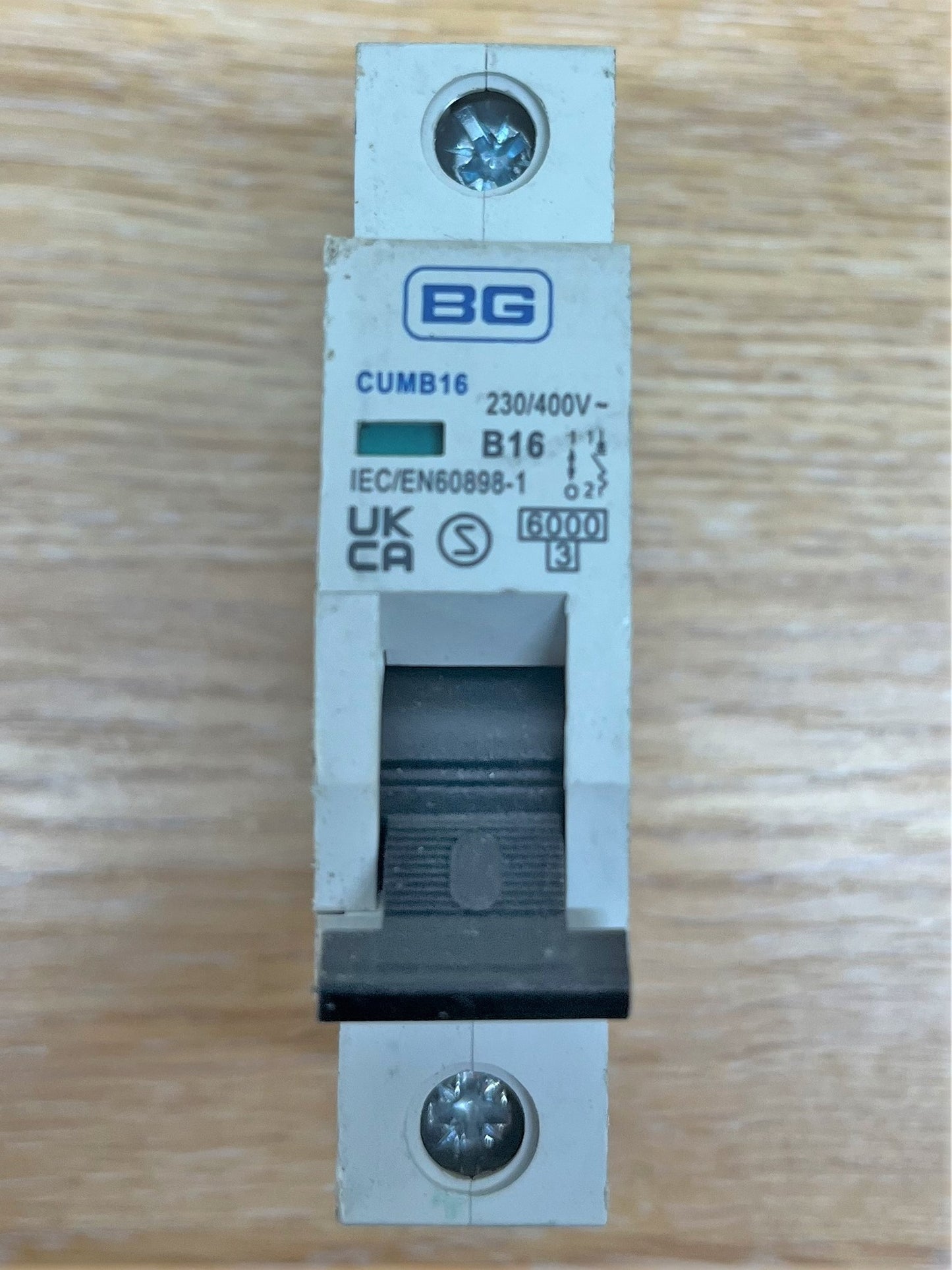 BRITISH GENERAL CUMB16 230/400V IEC/EN60898 6000KA/3KA B16 SINGLE POLE
