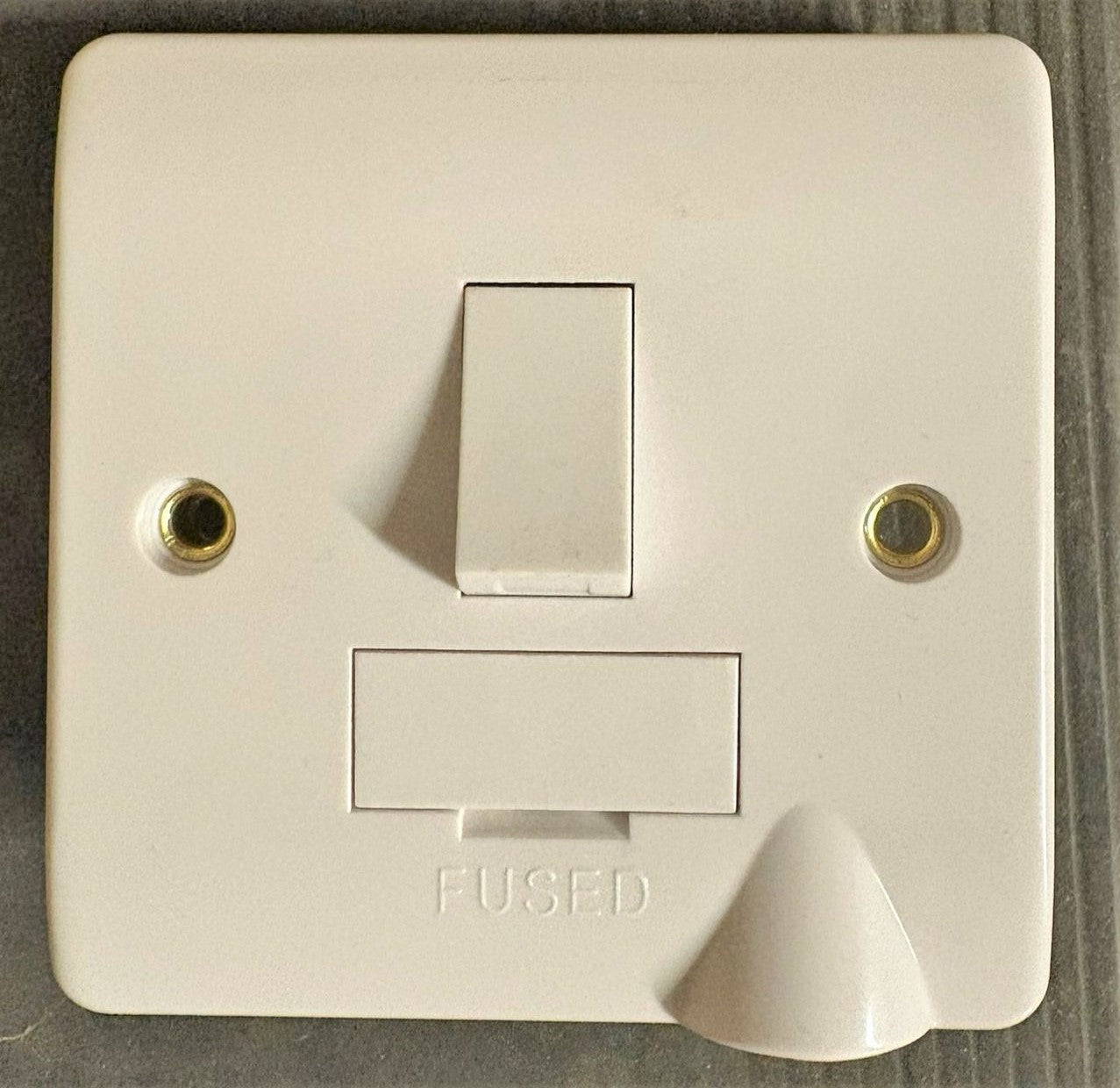 CLICK 13A FUSED CONNECTION UNITS- SWITCH C/W FLEX OUTLET