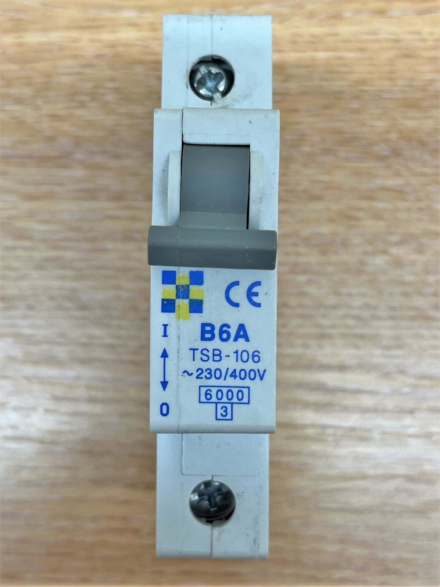 CLIPSAL TSB-106 230/40V 6000KA/3KA B6A SINGLE POLE