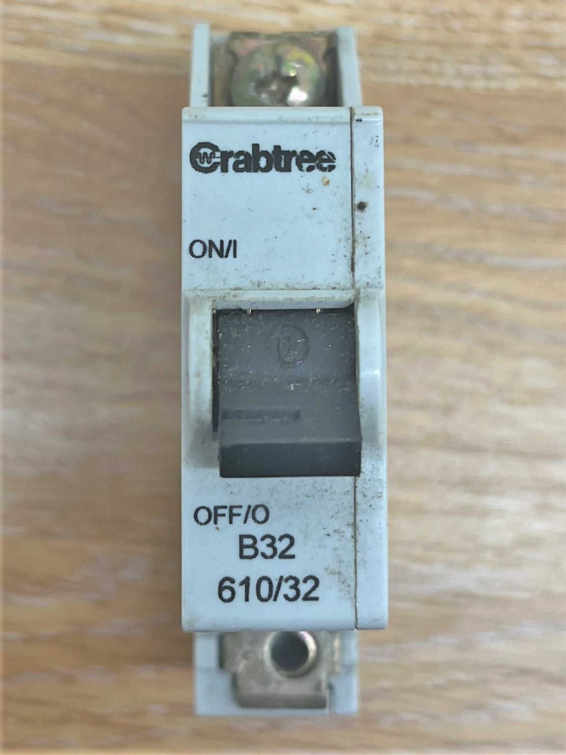 CRABTREE B32 610/32 BSEN60898 230V 6KA SINGLE POLE