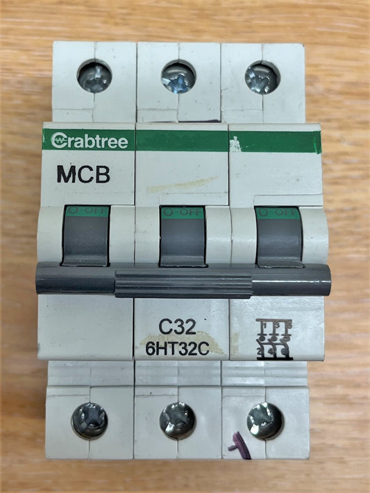 CRABTREE C32 6HT32C EN60898 IEC898 240/400V 10KA TRIPLE POLE