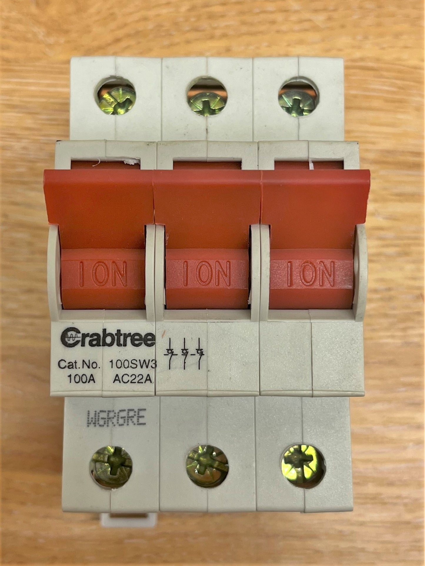 CRABTREE 100A CAT.NO 100SWS AC22A IEC60947-3 240/415V MAIN SWITCH TRIPLE POLE