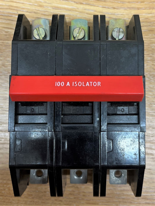 DS LOADMASTER SERIES 15 240V IPH 415V3PH BS3871  TYPE 3 40C 100A ISOLATOR TRIPLE POLE