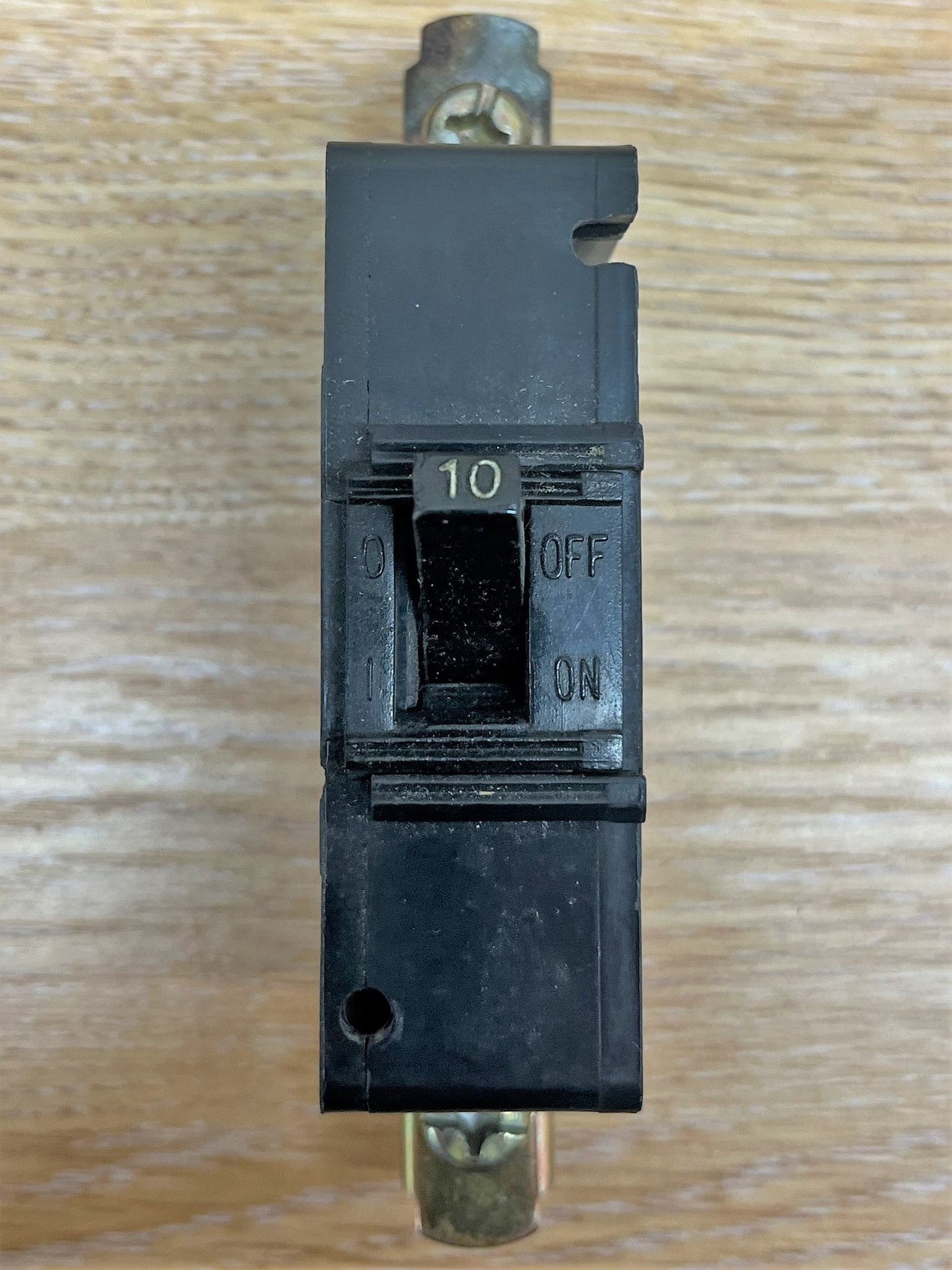DS LOADMASTER IEC60947-2 CAT 'A' 50/60HZ 240V/415V 3KA 1.5KA 10A SINGLE POLE