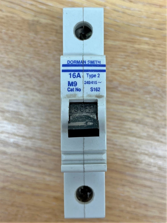 DORMAN SMITH  TYPE 2 240/415V M9 CAT NO S162 SINGLE POLE