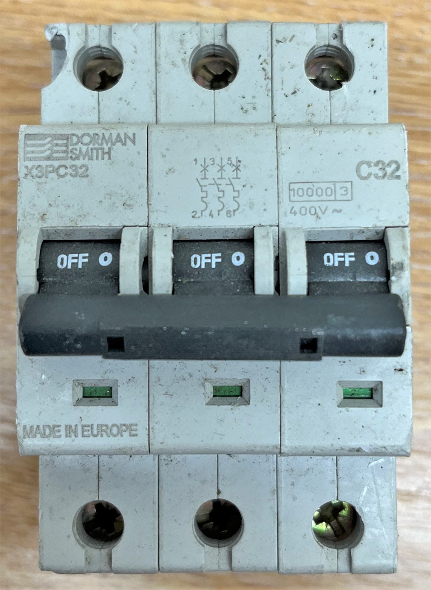 DORMAN SMITH X39C32 10KA/3 400V C32 TRIPLE POLE