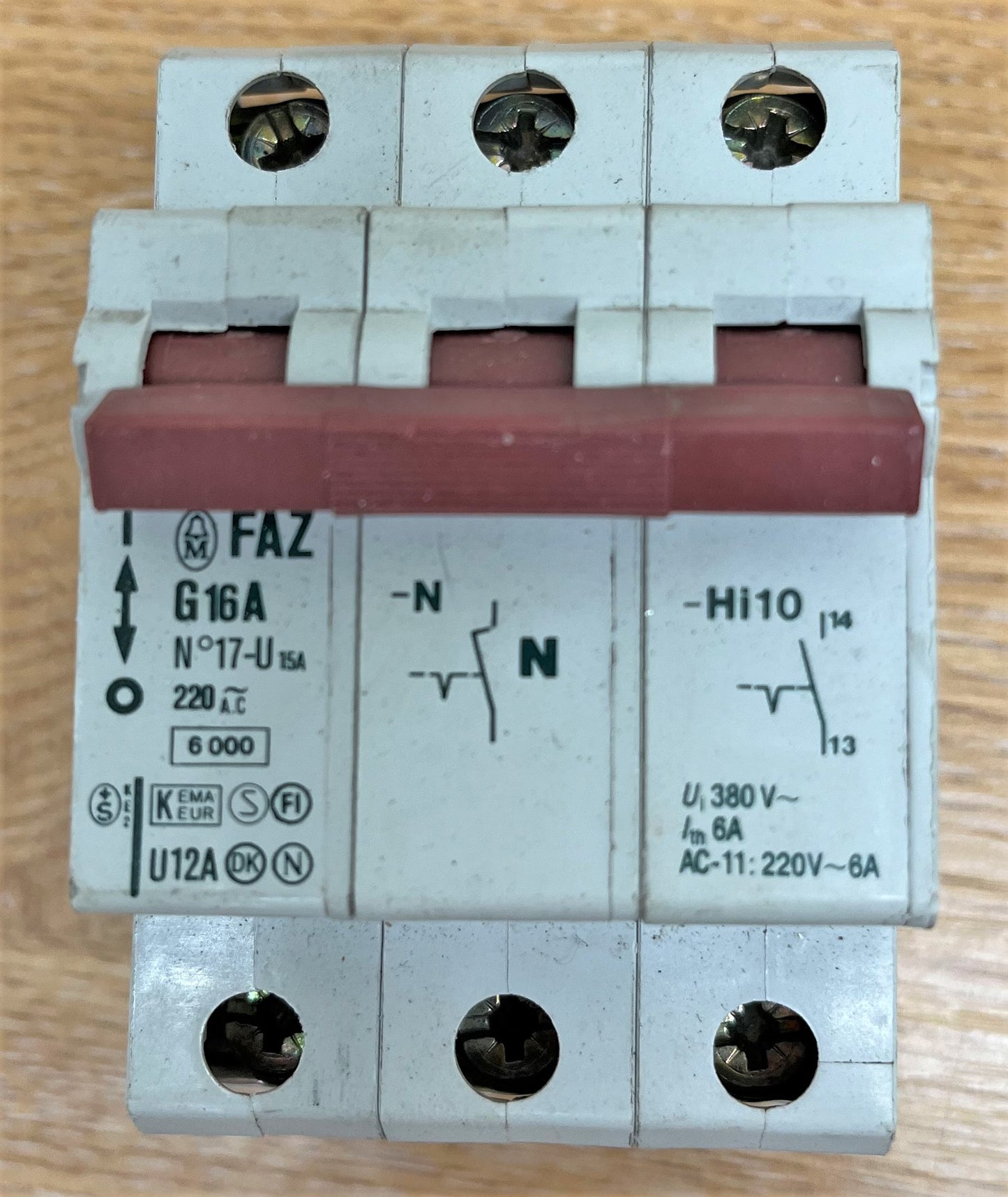 FAZ G16A NO17-U15A 220~A.C 6000 U12A AC11:220~6A TRIPLE POLE