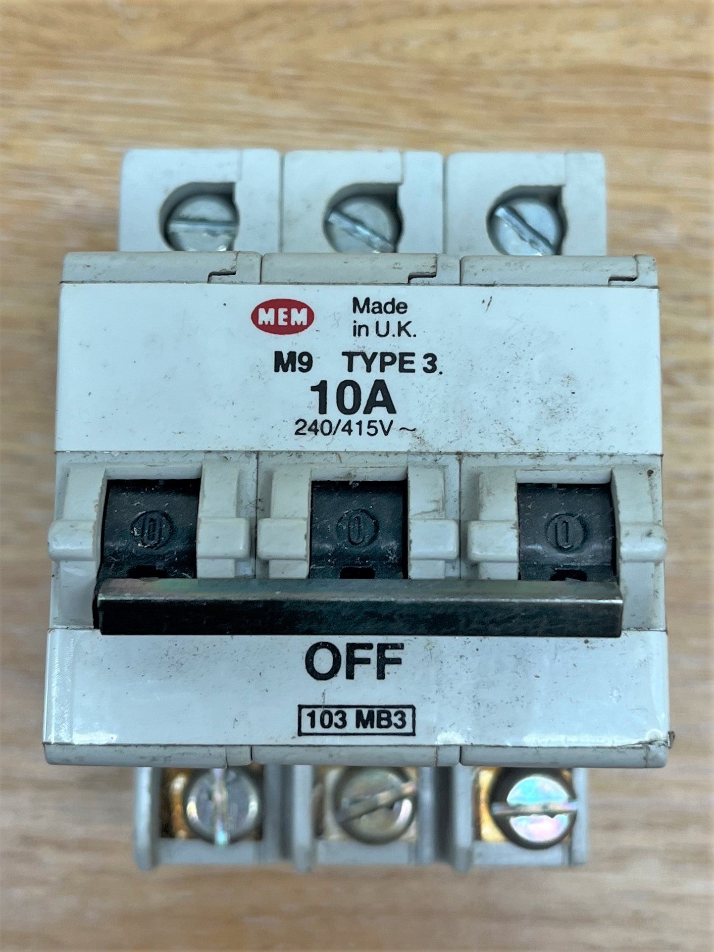 MEM 103 MB3 240/415V TYPE 3 10A TRIPLE POLE