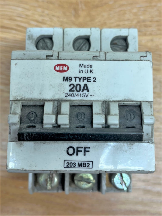 MEM 203MB2 240/415V TYPE 2 20A TRIPLE POLE
