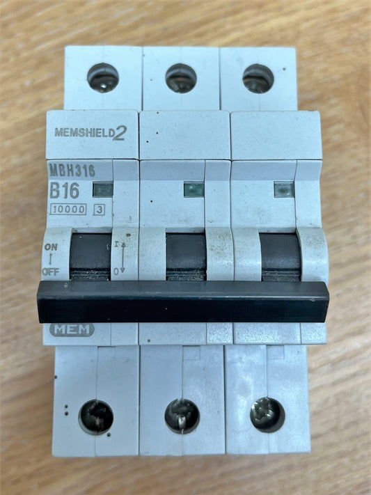 MEMSHIELD 2 MBH316 B16 TRIPLE POLE