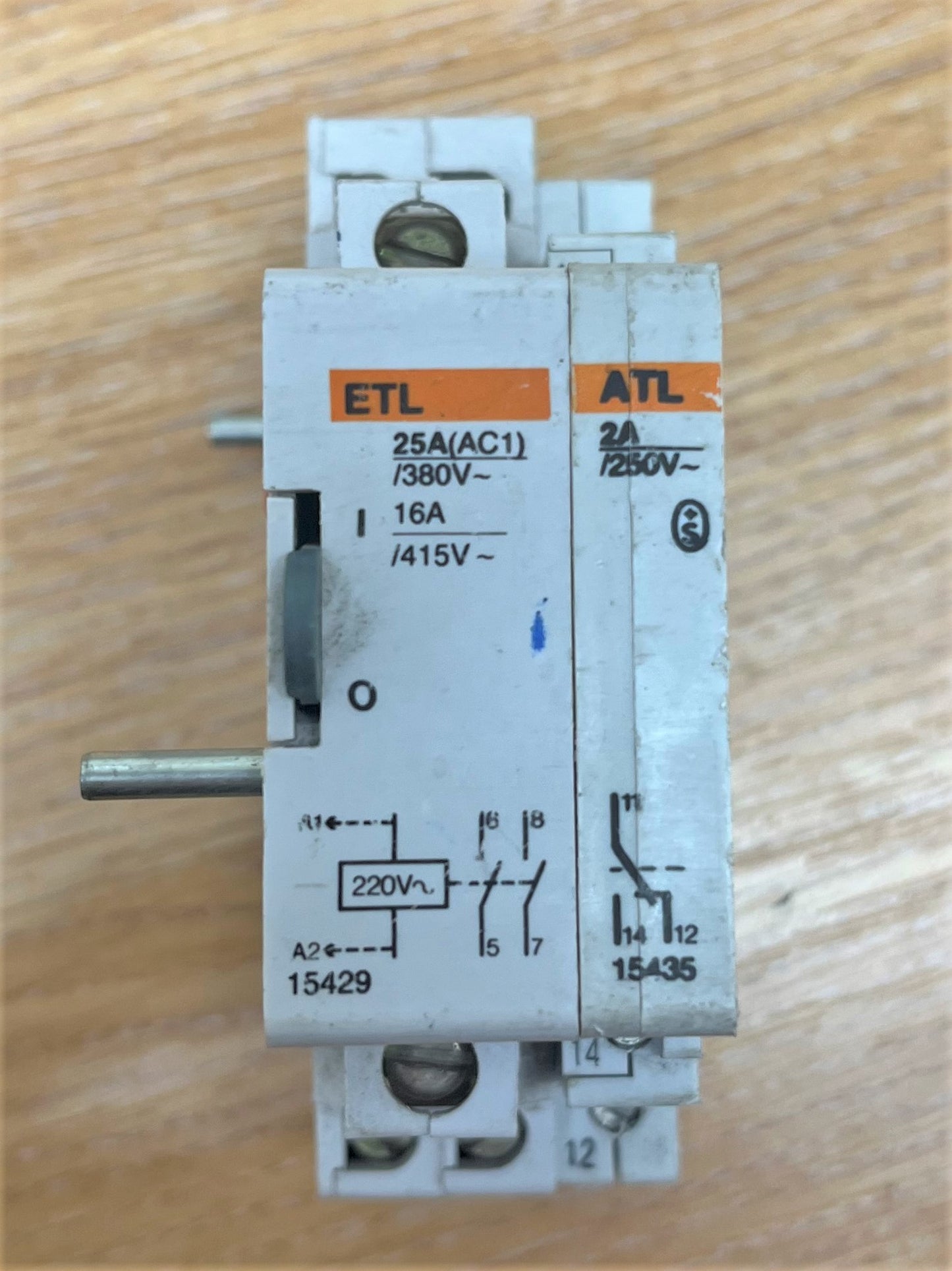 MERLIN ETL 25A (ACL) 380V 16A 415V 220V 15429 DOUBLE POLE + ATL 2A 250V 15435 SINGLE POLE