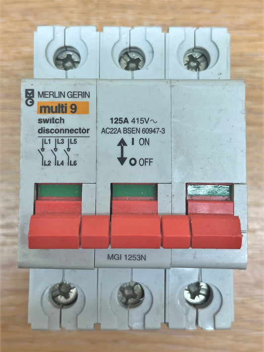 MERLIN GERIN MULTI 9 SWITCH DISCONNECTOR 125A 415V AC22A BSEN60947-3 MGU1253N TRIPLE POLE