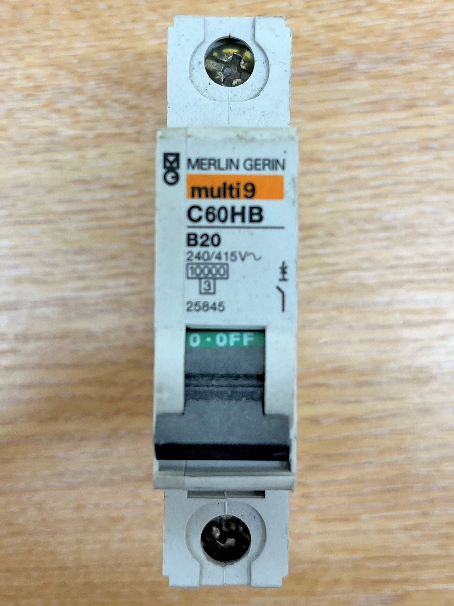 MERLIN GERIN MULTI 9 C60HB120 B20 SINGLE POLE