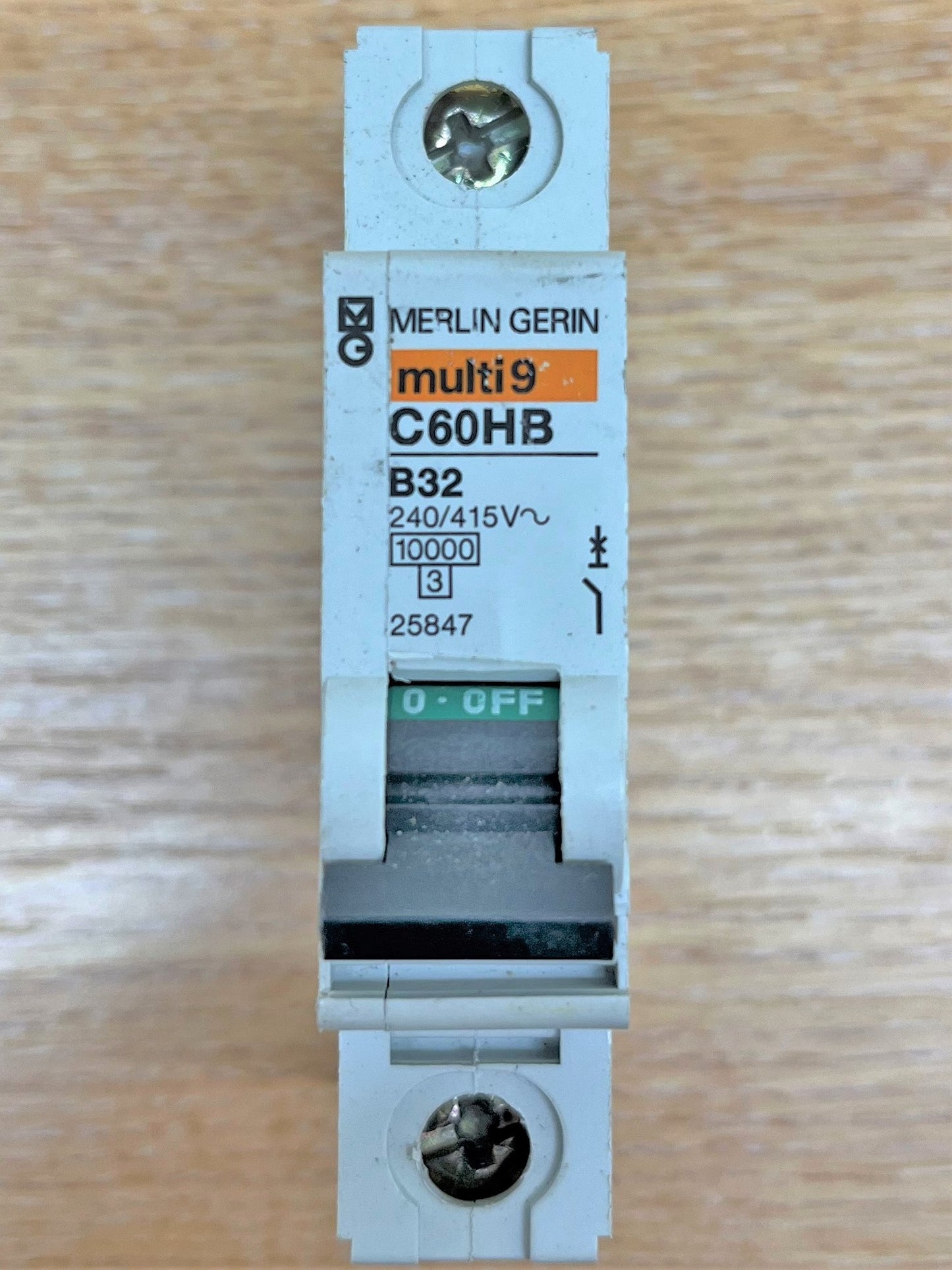 MERLIN GERIN MULTI 9 C60HB132 B32 SINGLE POLE