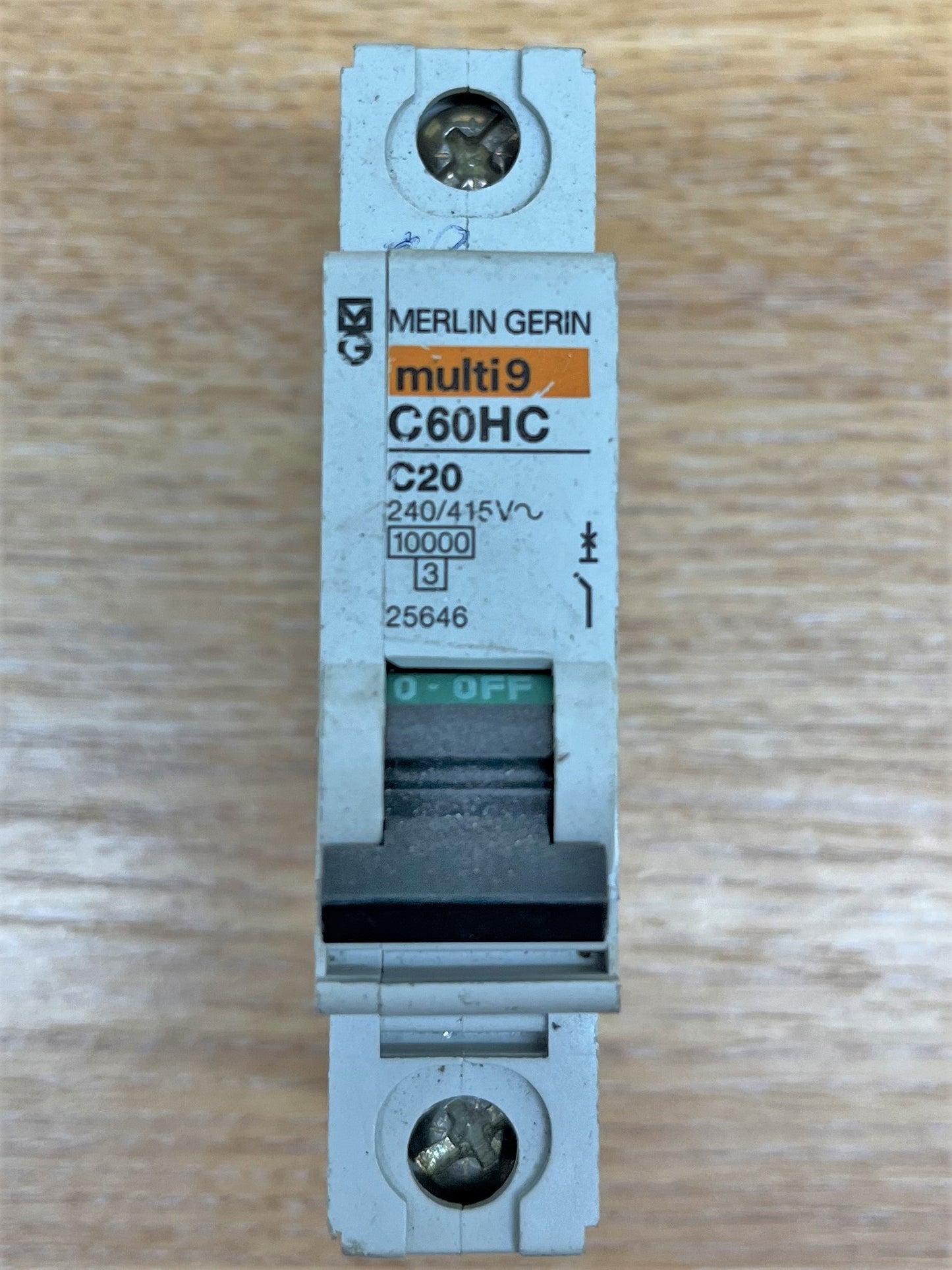 MERLIN GERIN MULTI 9 C60HC120 C20 SINGLE POLE