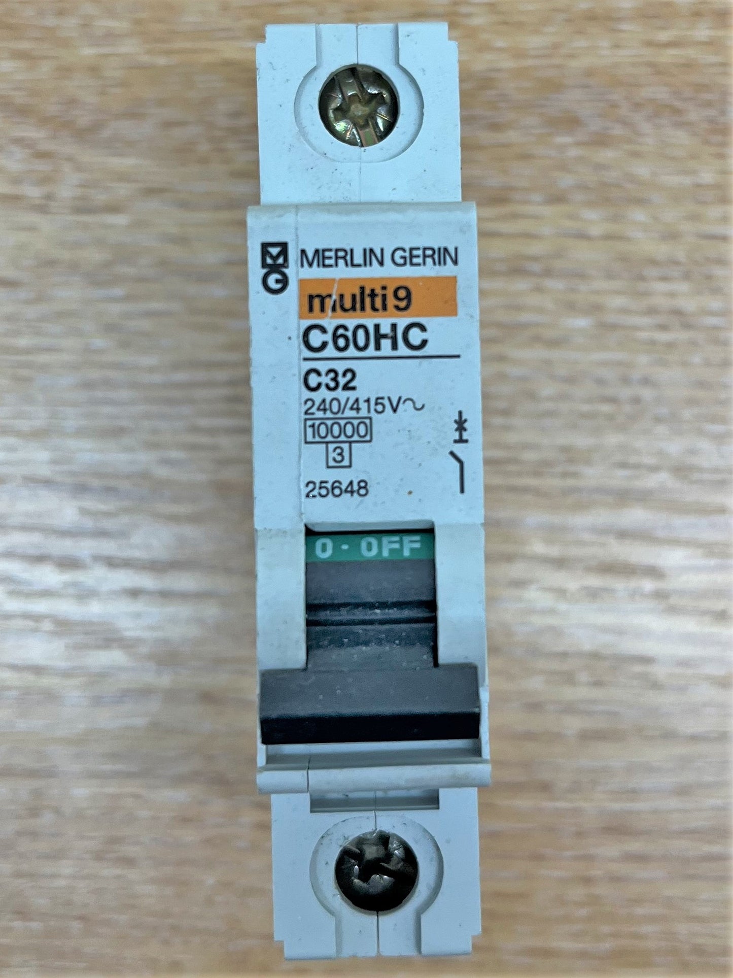 MERLIN GERIN MULTI 9 C60HC132 C32 SINGLE POLE