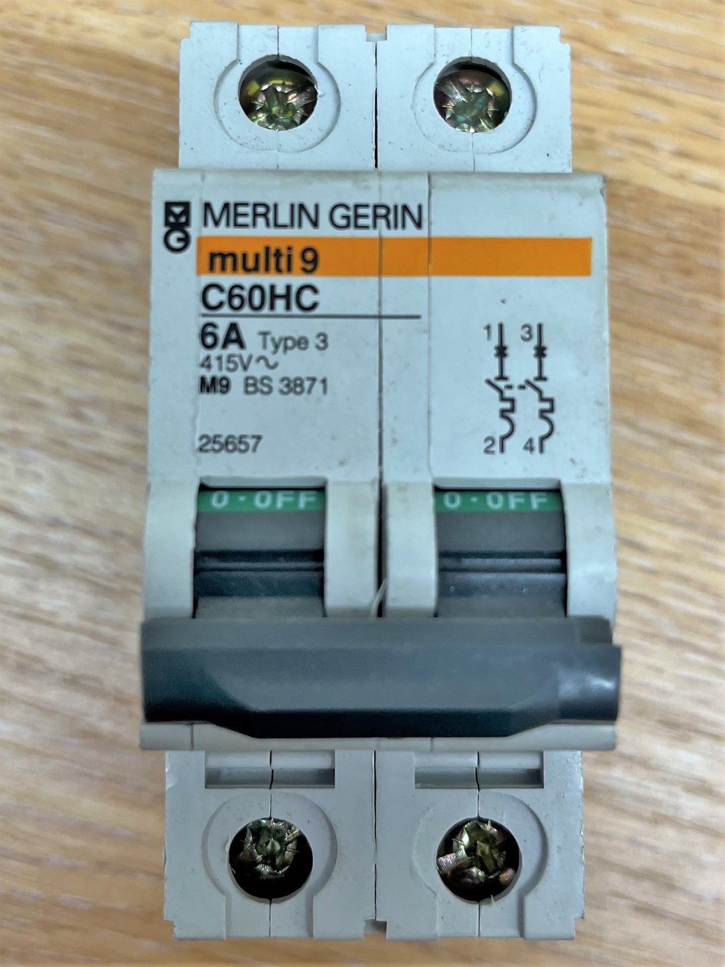 MERLIN GERIN MULTI 9 C60HC206 6A TYPE 3 DOUBLE POLE