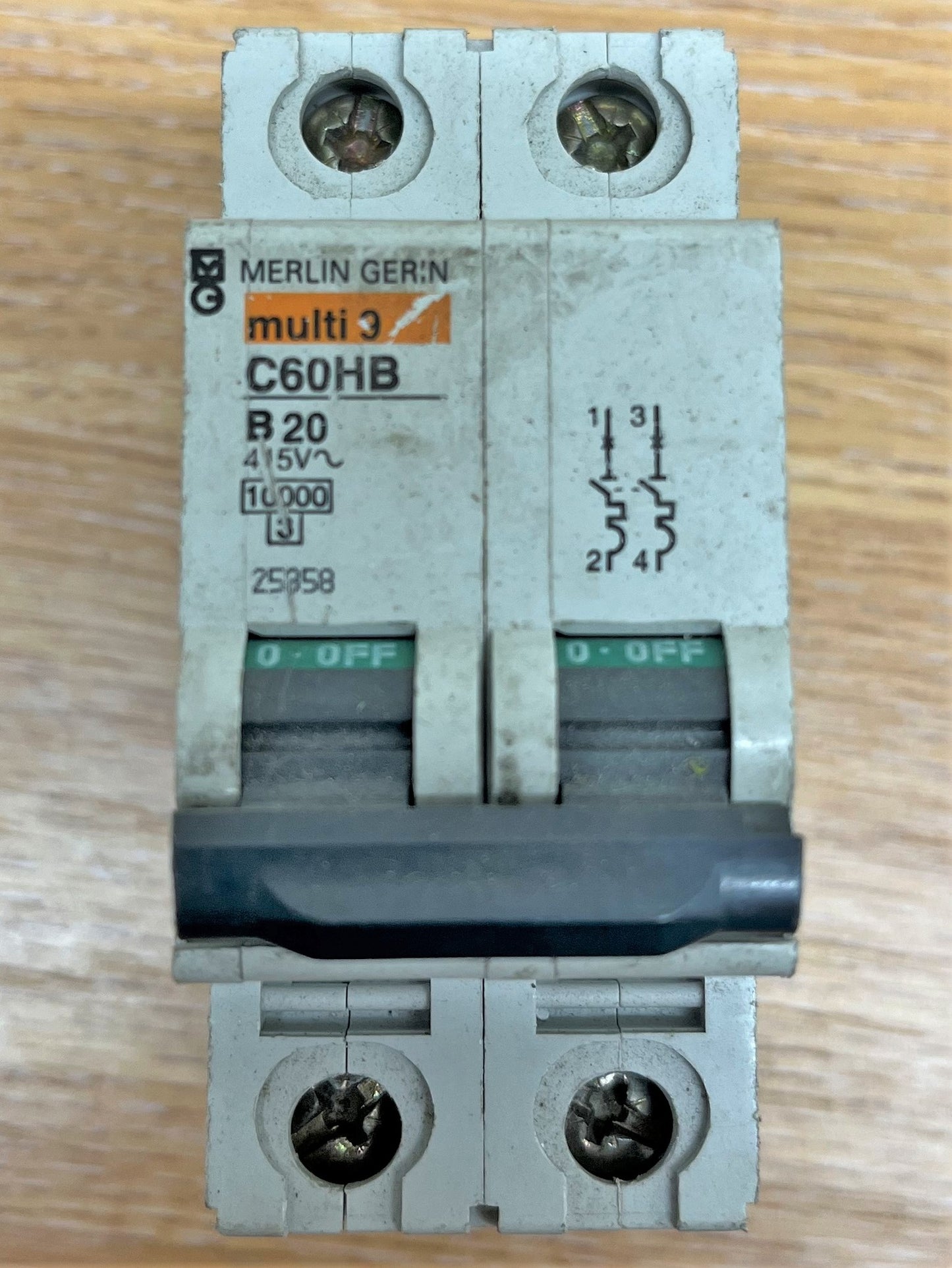 MERLIN GERIN MULTI 9 C60HB220 B20A DOUBLE POLE