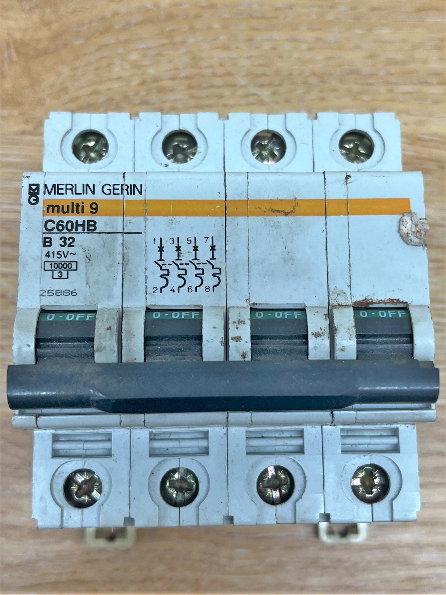 MERLIN GERIN MULTI 9 C60HB432 B32A FOUR POLE