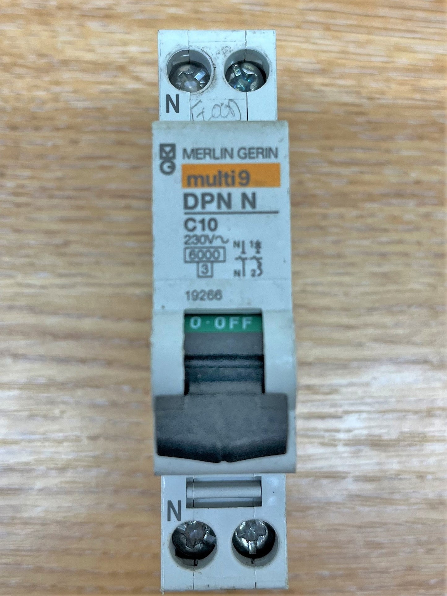 MELRIN GERIN MULTI 9 SINGLE MODULE DP MCB C10A 19266
