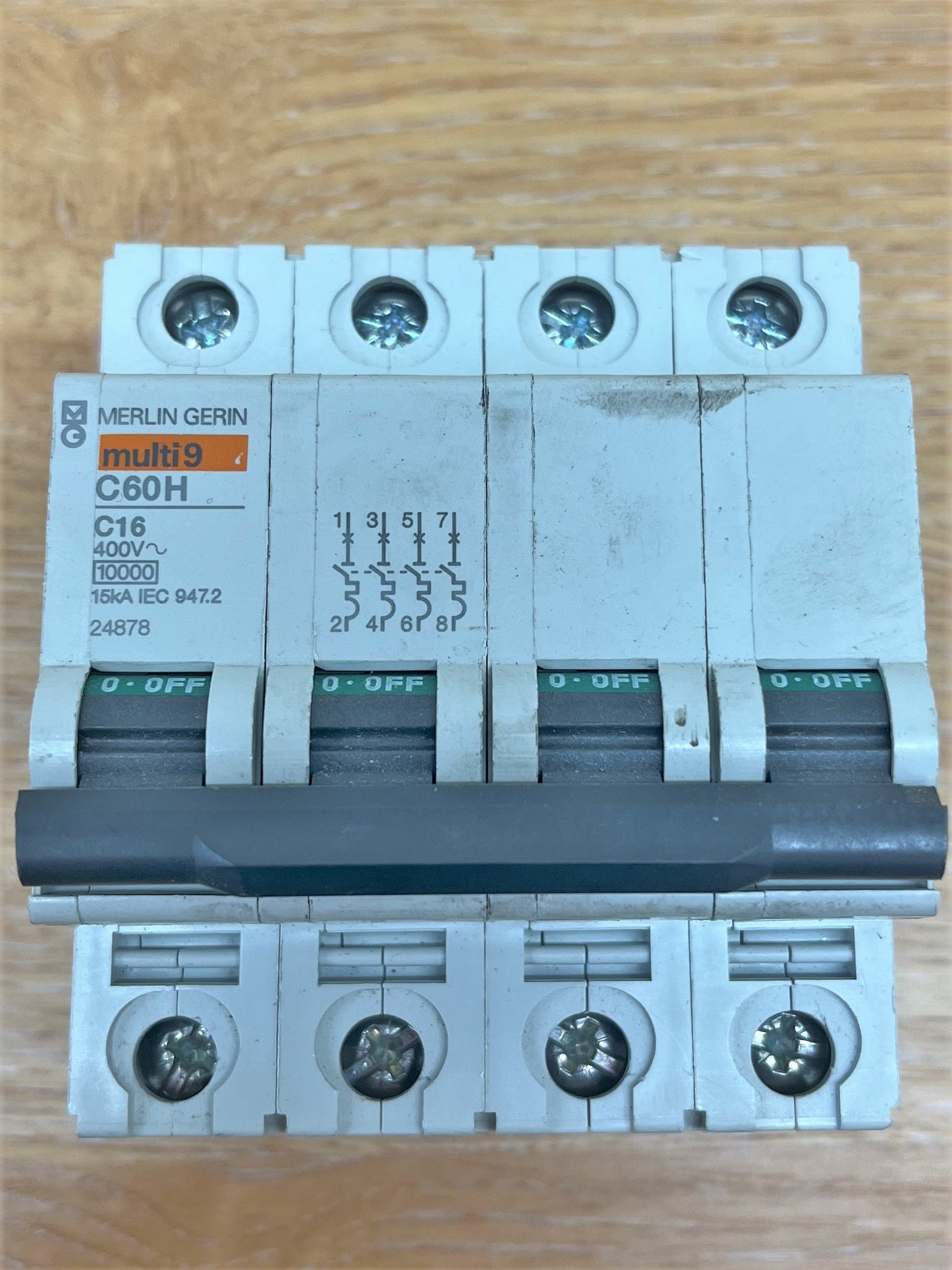 MERLIN GERIN MULTI 9 C60H416 C16A FOUR POLE