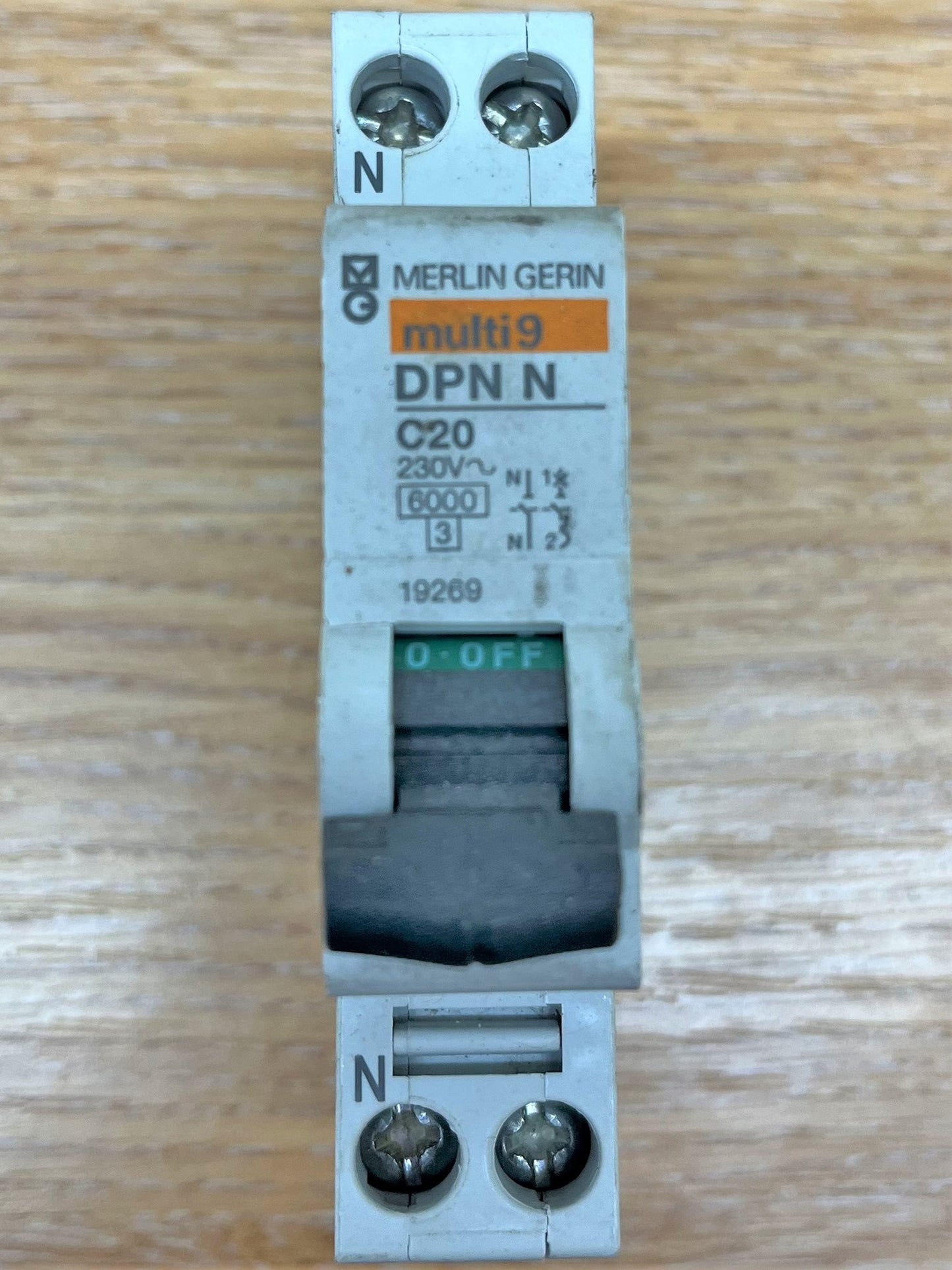 MELRIN GERIN MULTI 9 SINGLE MODULE DP MCB C20 19269