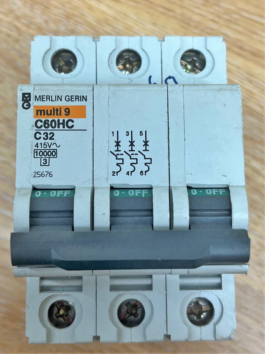 MERLIN GERIN MULTI 9 C60HC332 C32A TRIPLE POLE