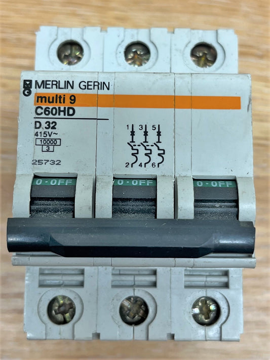 MERLIN GERIN MULTI 9 C60HD332 D32A TRIPLE POLE