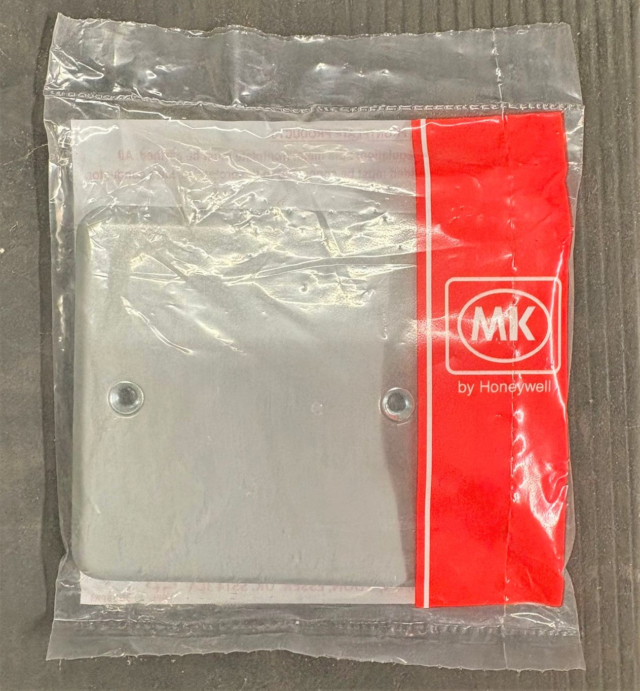 MK METAL PLUS 1 GANG BLANK PLATE METAL CLAD K3390
