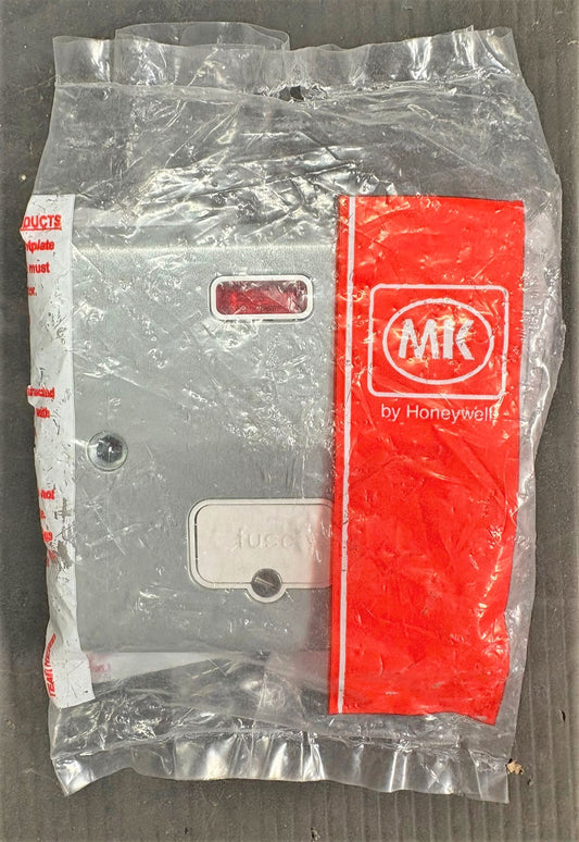 MK METAL CLAD PLUS 13A UNSWITCHED FUSED SPUR WITH NEON MTEAL CLAD K983