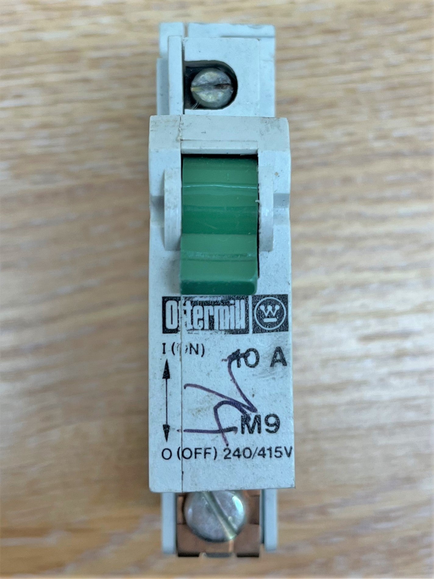 OTTERMILL 240/415V M9 10A SINGLE POLE
